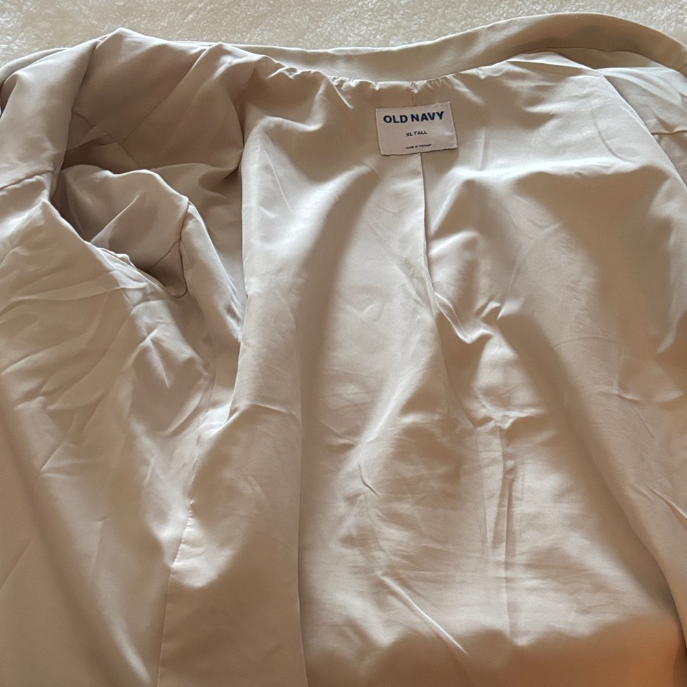 Old Navy Cream Blazer - Picture 5 of 5